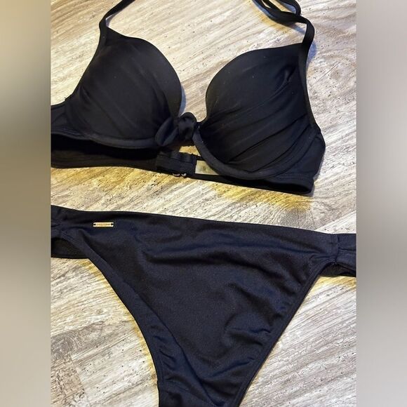 VICTORIA’S Secret 2 piece bikini 32B/XS - Picture 1 of 6